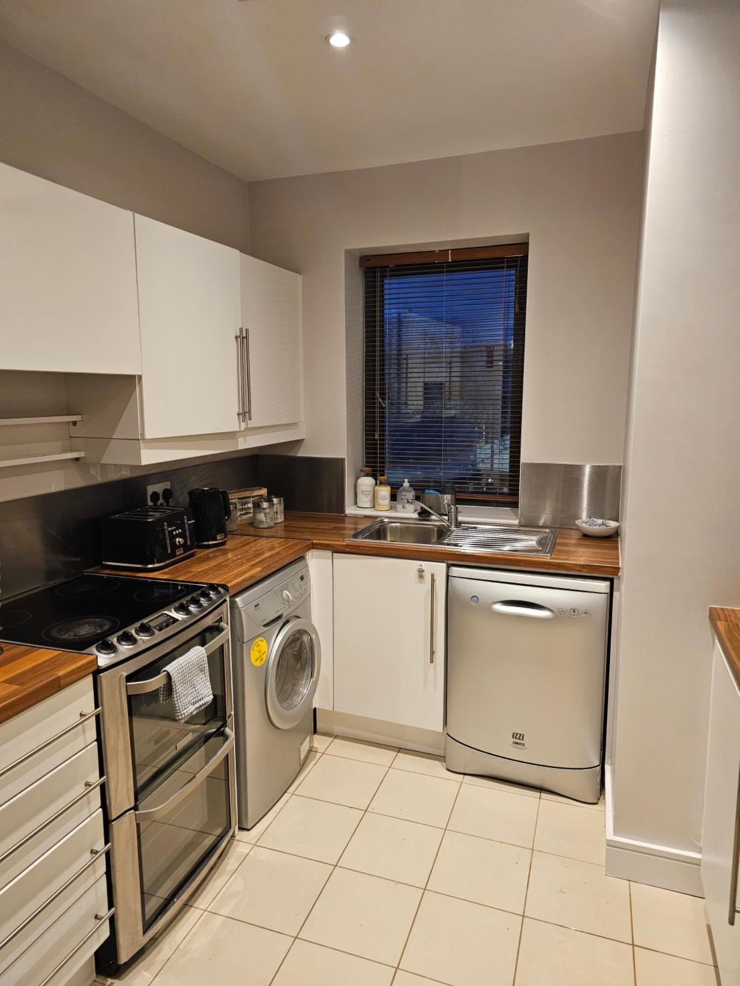Cozy 2 Bedroom Apartment Кілкенні Номер фото